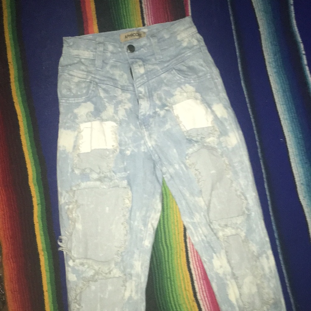 High waisted jeans